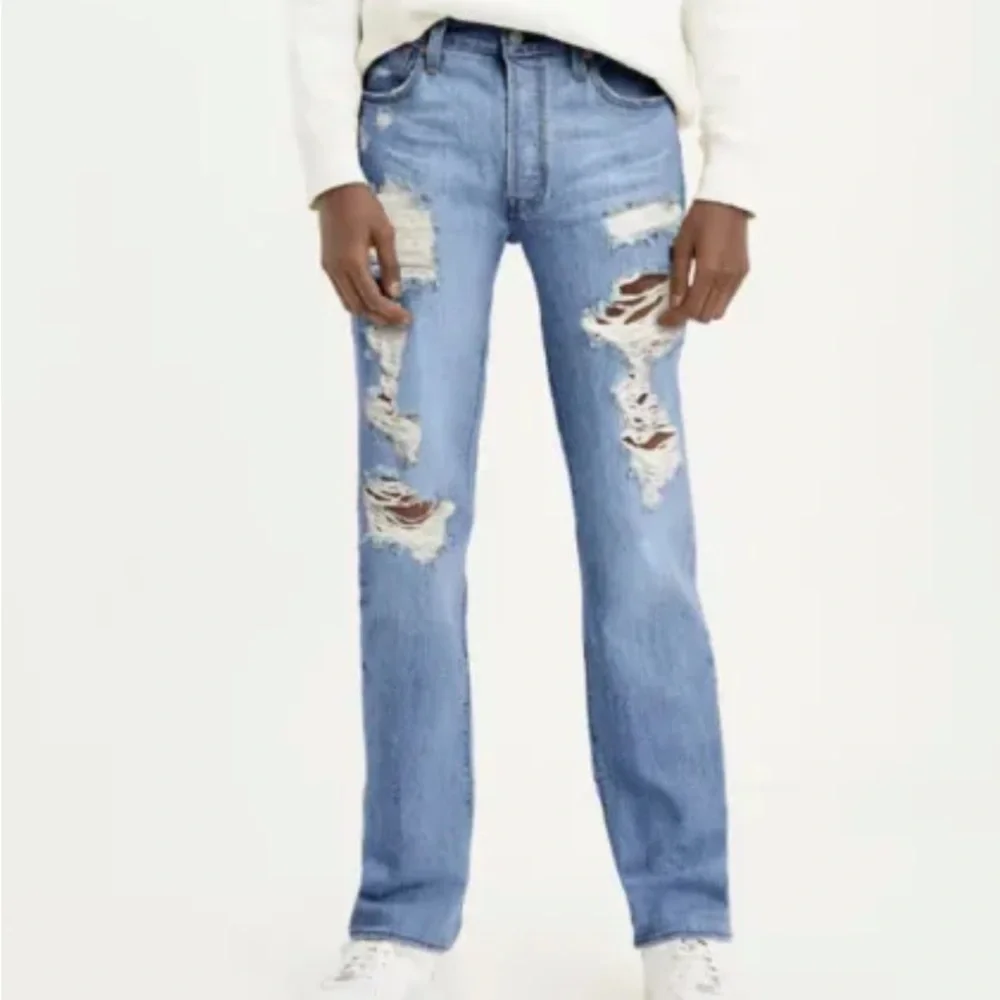 Levi's 501 Original-Fit Ripped Men's Jeans Size 29 x 30 MSRP $79 medium Wash NWT - Picture 4 of 12